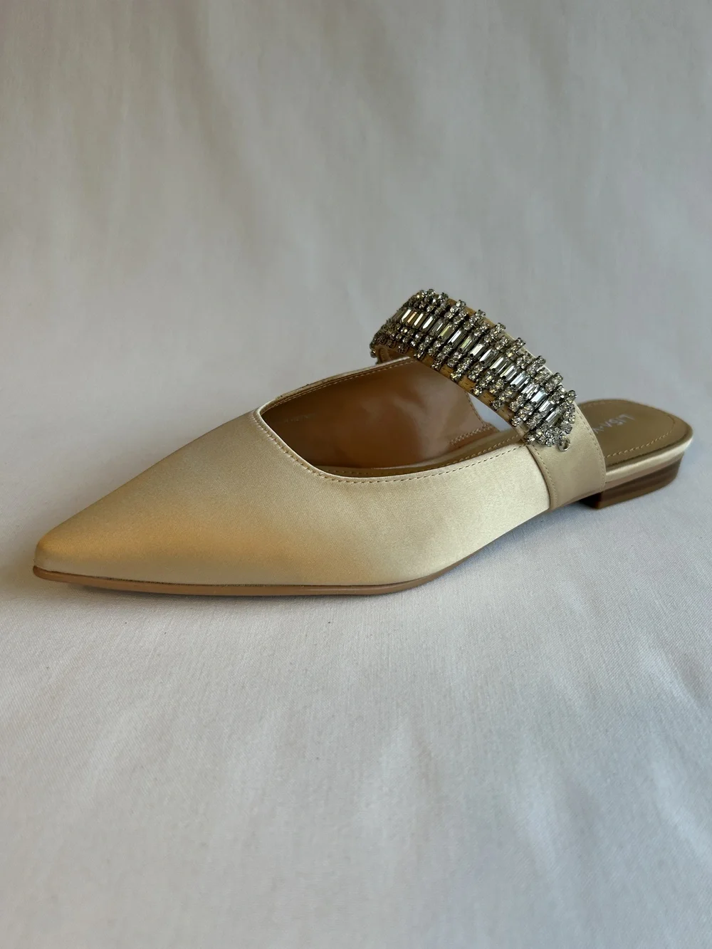 Lisa Vicky Shoes Womens Size 8 Medium Champagne Satin Move-V Slip On Flats Mules